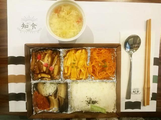 成都「书店里的餐厅」越开越多，常去打卡的书迷最后都变胖了！