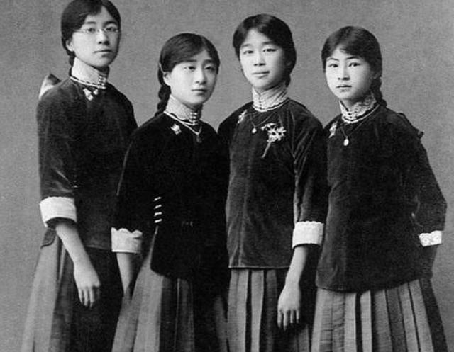 知性才女人设崩塌？林徽因鲜为人知的一面：嗜酒如命，烟不离身