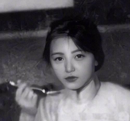 知性才女人设崩塌？林徽因鲜为人知的一面：嗜酒如命，烟不离身