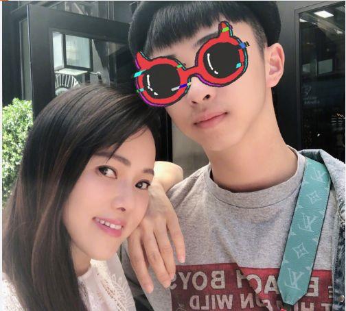 两岁米粒有妈妈一半高，伊能静感叹时光流逝，因爱我的人不愿老去