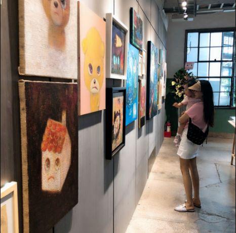 两岁米粒有妈妈一半高，伊能静感叹时光流逝，因爱我的人不愿老去
