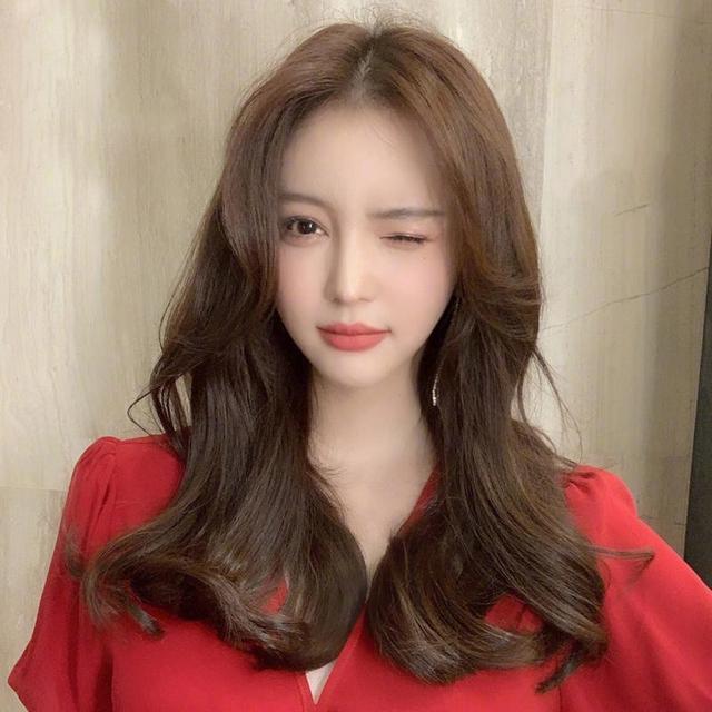 生辰刘海发型怎么剪好看？四种剪法揭秘，轻松做时尚魅力女神