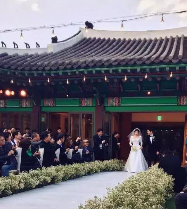 宋慧乔宋仲基离婚：因性格不合！邻居爆料早已分居，婚变有迹可循