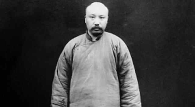 一棵树专栏 |​ 卖卜的老头（小小说）