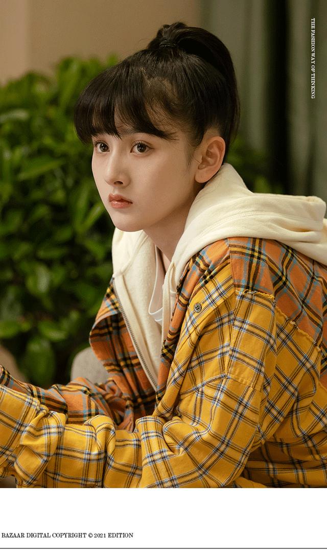 齐刘海回归,不过她这次有点不一样了?