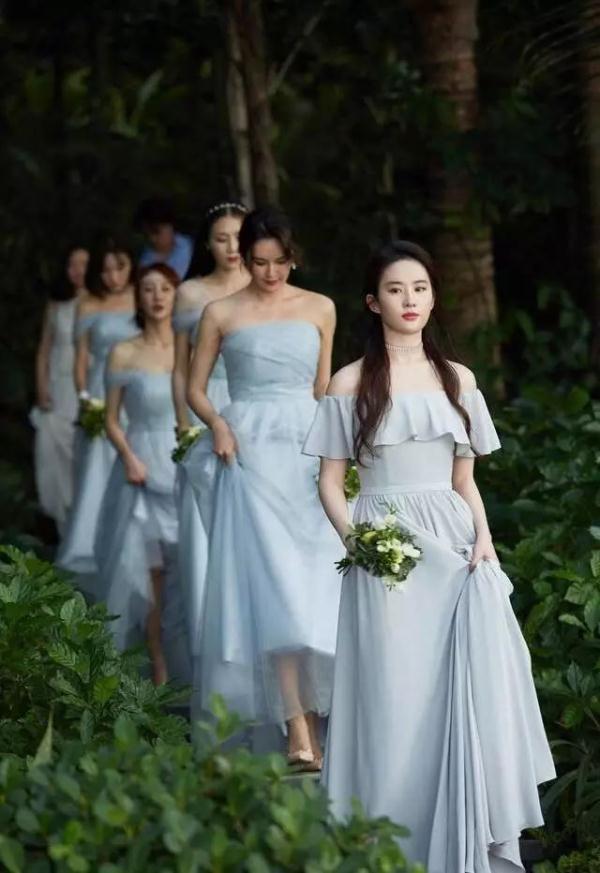 婚礼现“男伴娘” 哈哈哈！但是选伴娘时，这4个地方千万别疏忽！