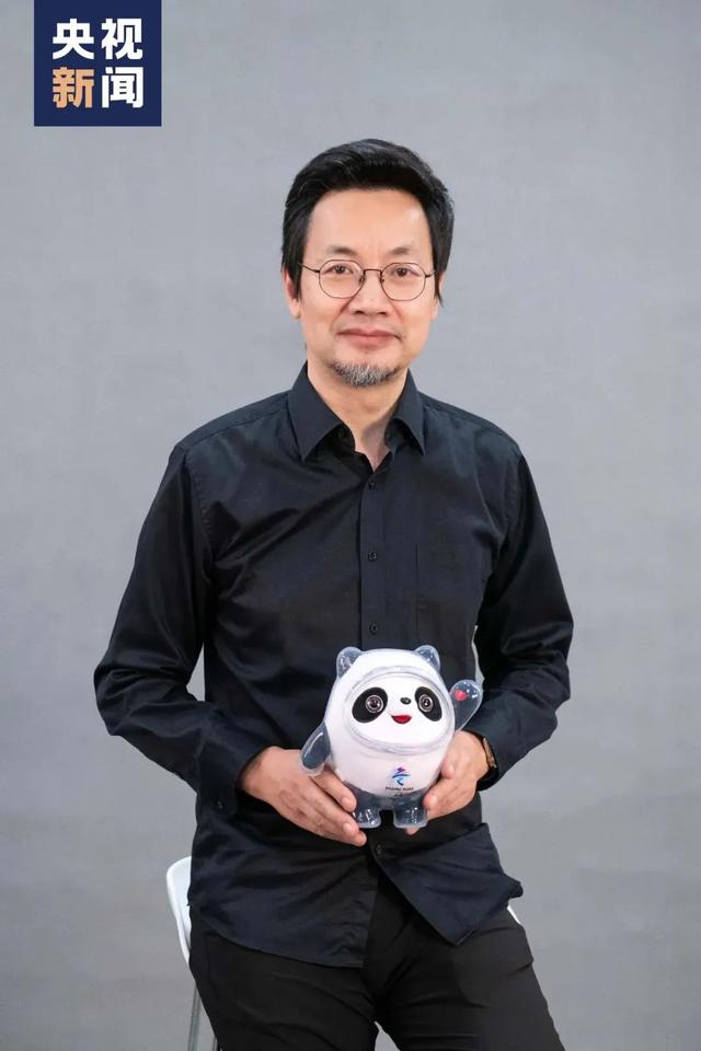“冰墩墩”火爆一“墩”难求，可是你知道“冰墩墩”是如何诞生的吗？