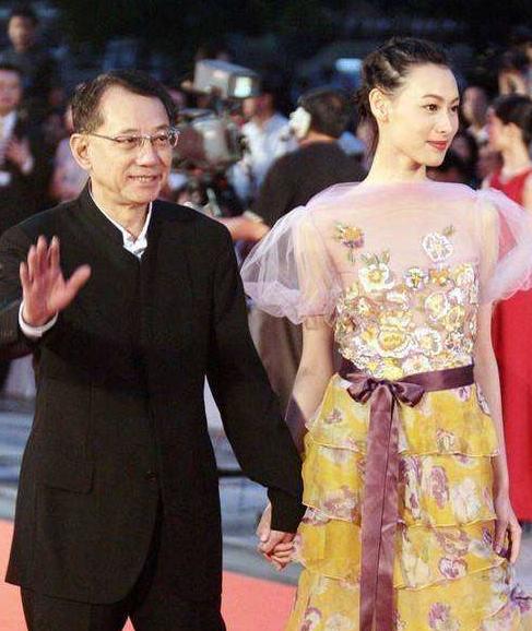 还有人不知道？原来baby、熊黛林、梁洛施她们背后是同一个大佬