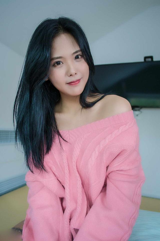 早晨正能量的句子经典语句：等上帝给你运气，不如自己给自己勇气