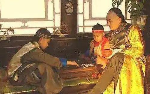 1929年故宫公开一张生辰生辰，揭开康熙传位之谜，雍正没有篡位