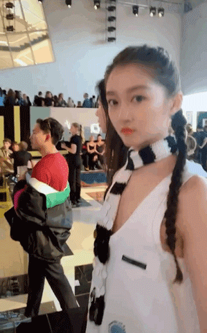 关晓彤这生辰真硬，被黑N年，这次终于怼回了？