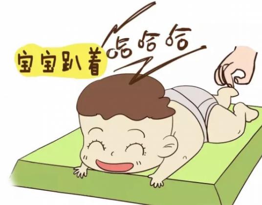 宝宝走路外生辰，老人说孩子小走不稳正常，长大就好了？