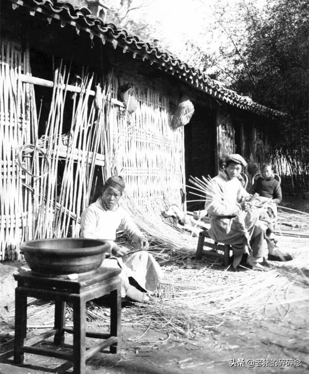 1930年的苏州街景，图三是@￥先生正在占卜生辰生辰
