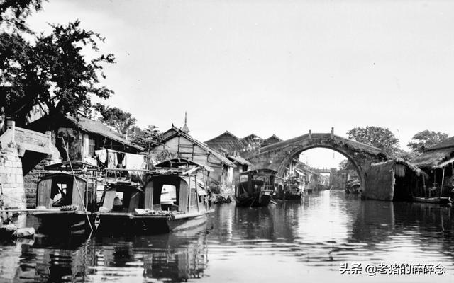 1930年的苏州街景，图三是@￥先生正在占卜生辰生辰