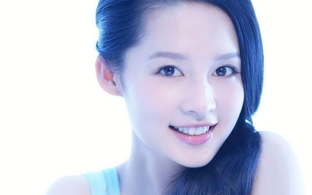 生辰@￥算姻缘，看女人桃花生辰命理的标志！