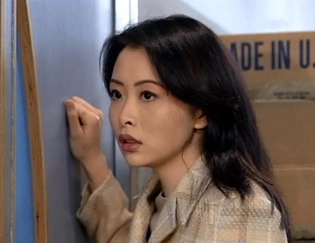 “TVB御用狐狸精”汤盈盈，凭啥赢过港姐冠军李珊珊，拿下钱嘉乐
