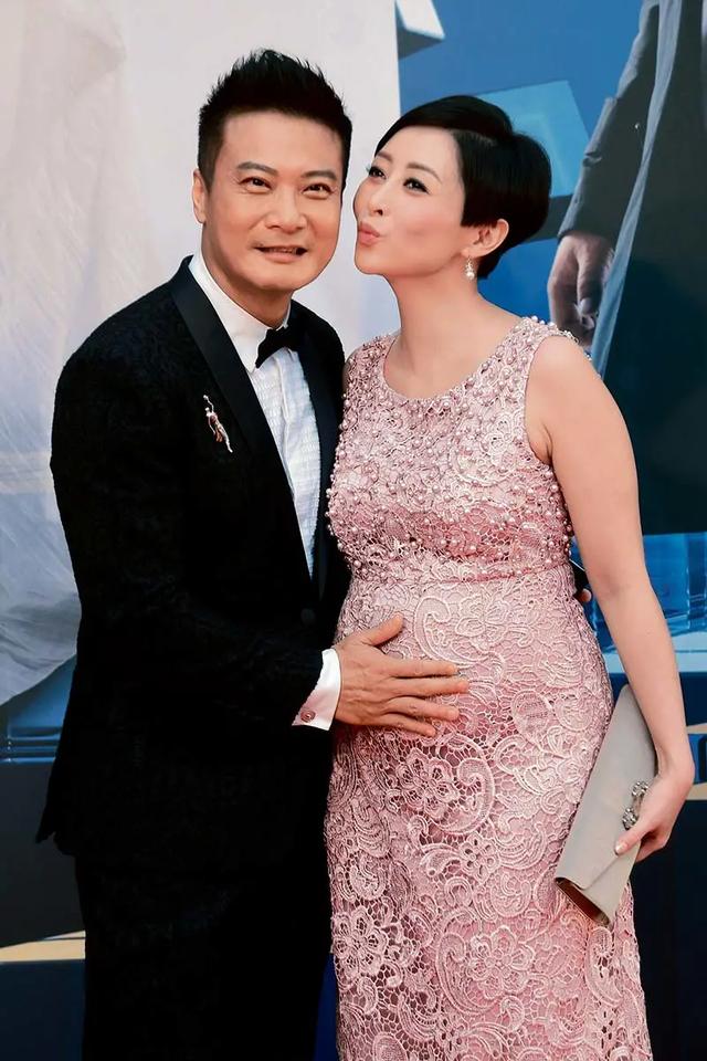 “TVB御用狐狸精”汤盈盈，凭啥赢过港姐冠军李珊珊，拿下钱嘉乐