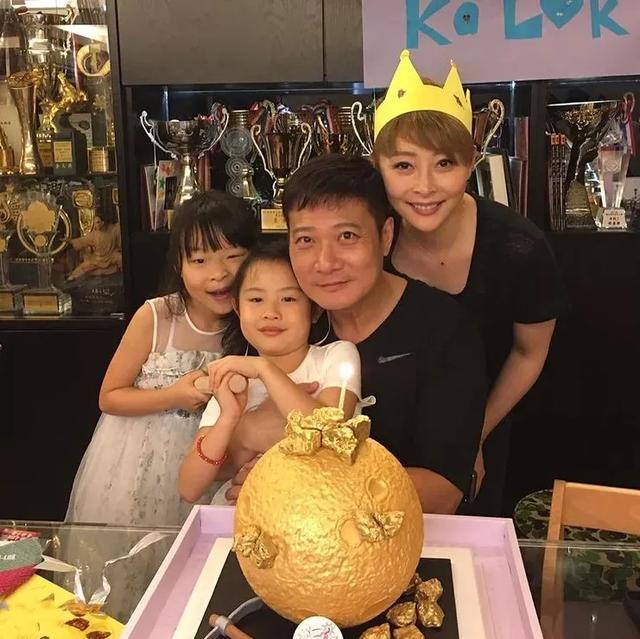 “TVB御用狐狸精”汤盈盈，凭啥赢过港姐冠军李珊珊，拿下钱嘉乐