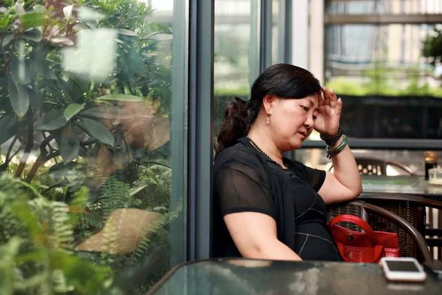 被保姆偷走后，他的人生错位了27年