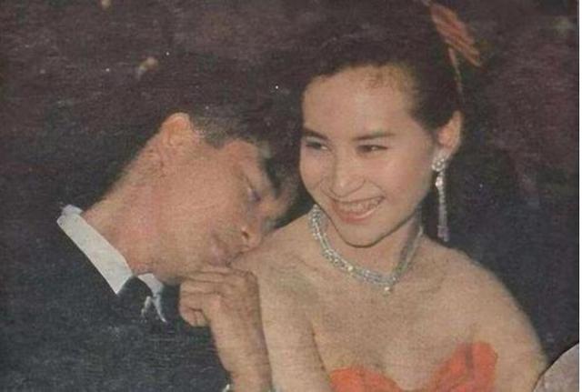 杨其龙：他是杨受成最操心的儿子，爱上何超琼，娶外籍女友归正途