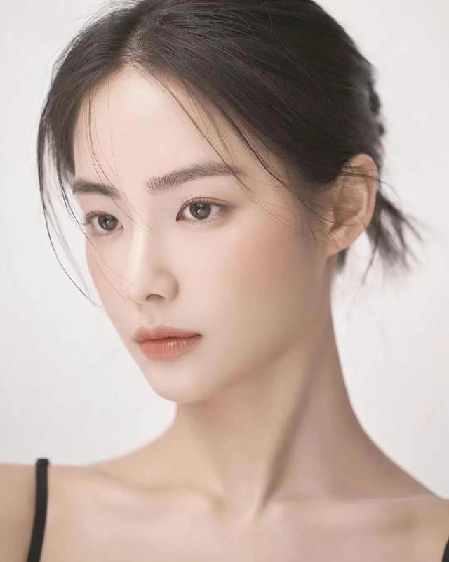 美人计｜鞠婧祎的“生辰眉”太抢戏，我却被她美哭