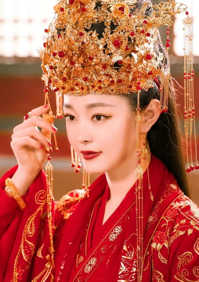 美人计｜鞠婧祎的“生辰眉”太抢戏，我却被她美哭