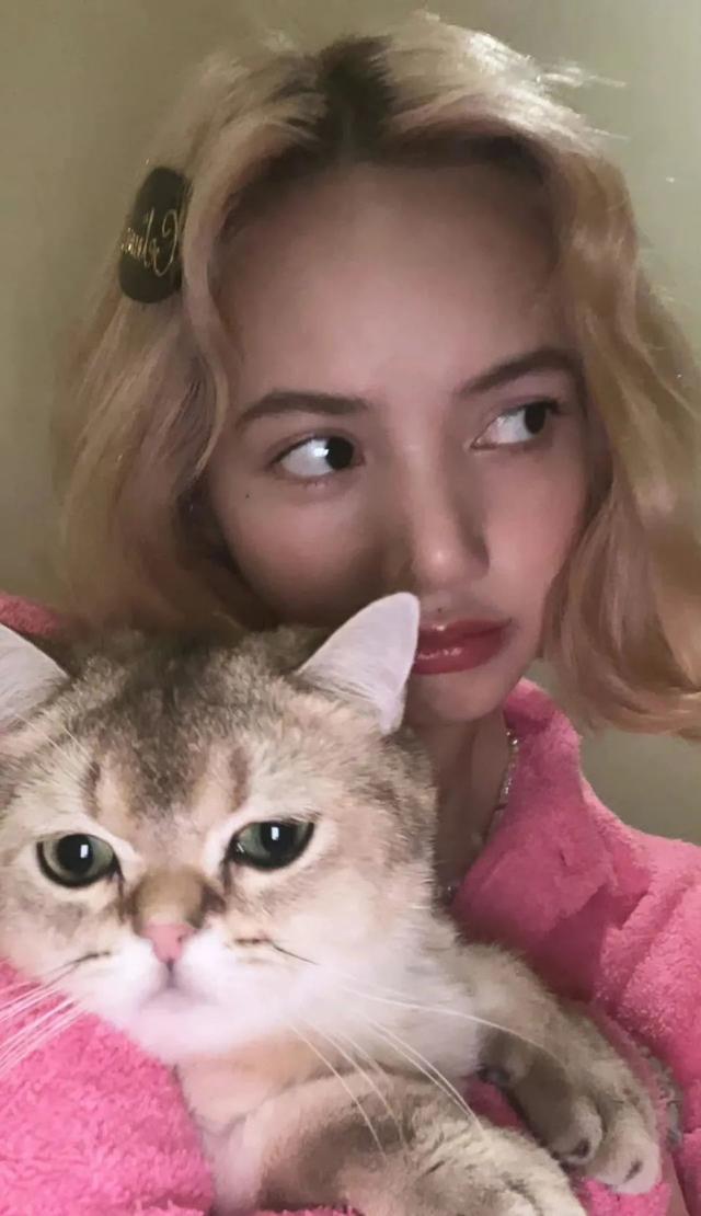 LISA的“铁刘海”，我看谁还没种草