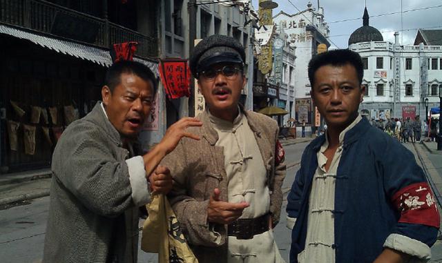 出生于“红色家庭”，49岁改名，因演技太好，熟人胡静都没认出他