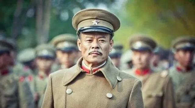 出生于“红色家庭”，49岁改名，因演技太好，熟人胡静都没认出他