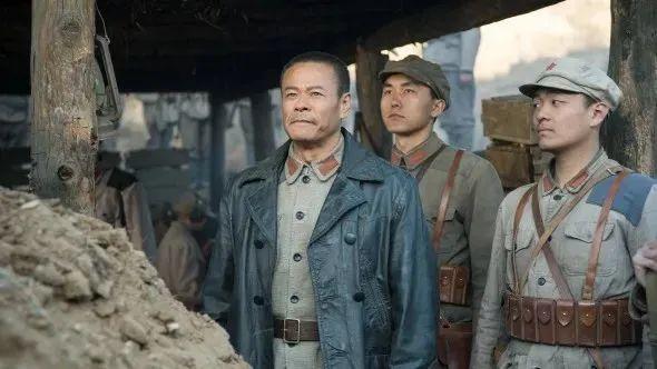 出生于“红色家庭”，49岁改名，因演技太好，熟人胡静都没认出他