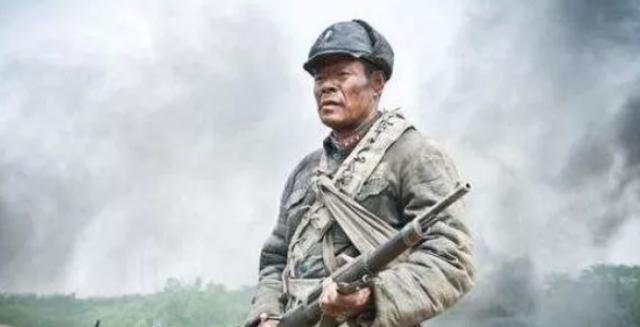 出生于“红色家庭”，49岁改名，因演技太好，熟人胡静都没认出他