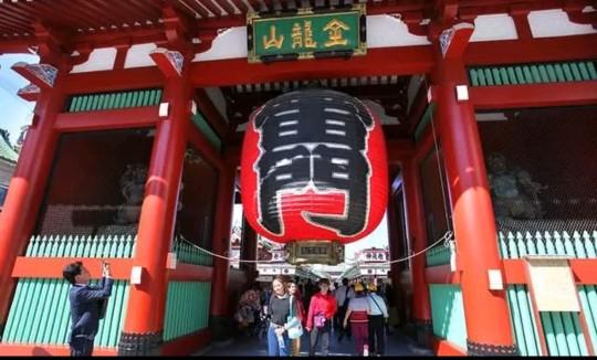 为何日本女生走路爱“内生辰”，难道这样走路不难受吗