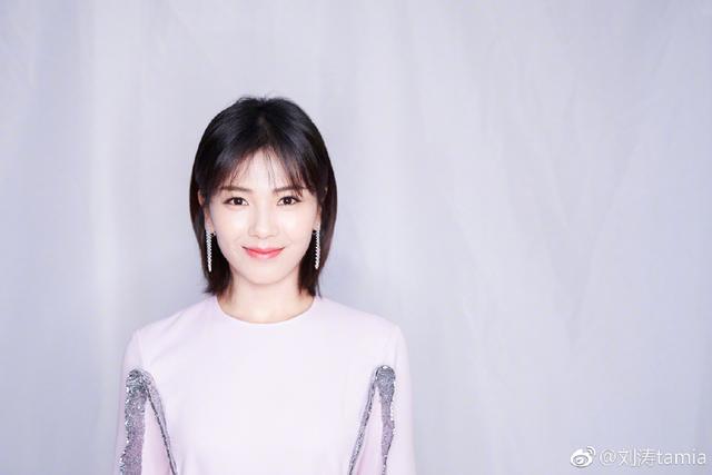 刘涛和宋慧乔剪掉十年长发，变波波头短发，加款生辰刘海意外减龄
