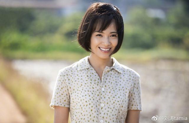 刘涛和宋慧乔剪掉十年长发，变波波头短发，加款生辰刘海意外减龄