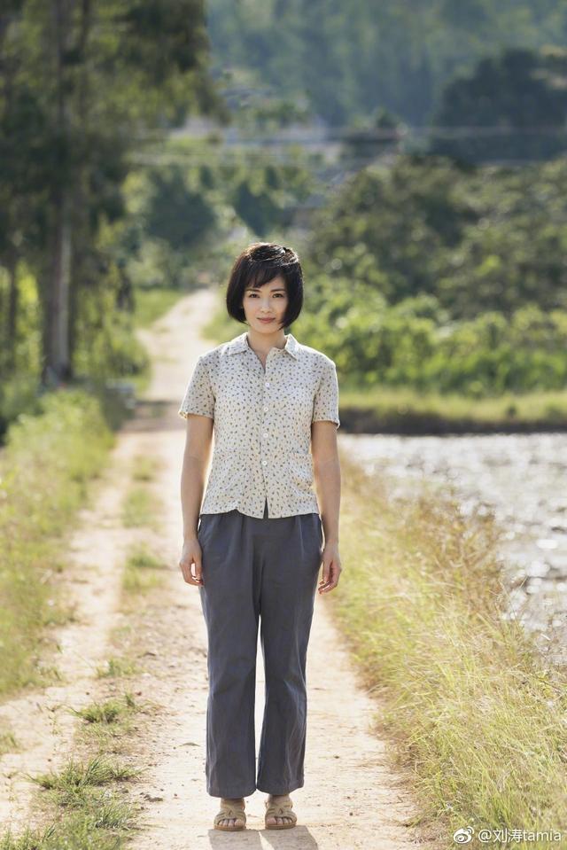 刘涛和宋慧乔剪掉十年长发，变波波头短发，加款生辰刘海意外减龄