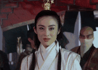 张敏：曾是周星驰最佳拍档，被向华胜宠爱多年，今嫁给内地经纪人