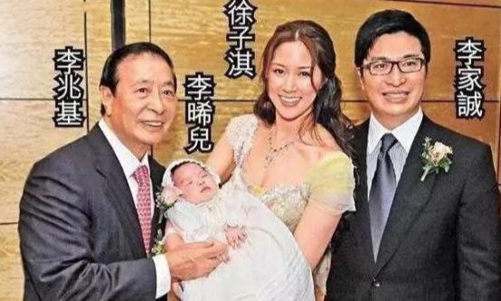 “买断自由”徐子淇：算生辰迁祖坟，起底千亿媳妇的豪门上位史