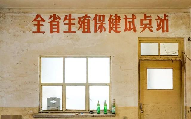 27岁东北大妞，拍下废弃舞厅、医院秘照：这里也曾是有温度的地方