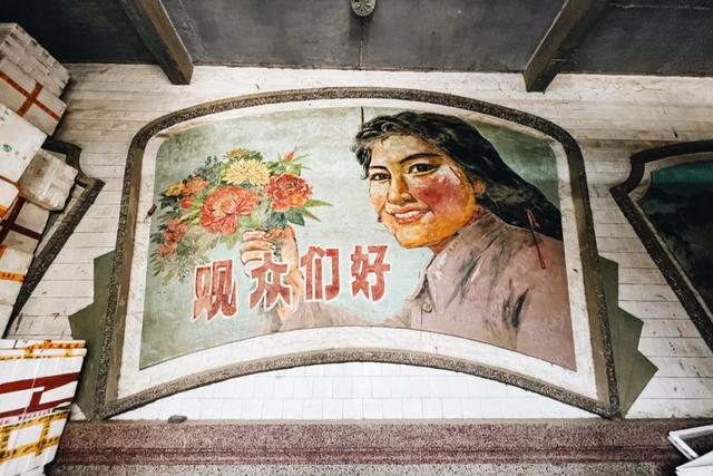 27岁东北大妞，拍下废弃舞厅、医院秘照：这里也曾是有温度的地方