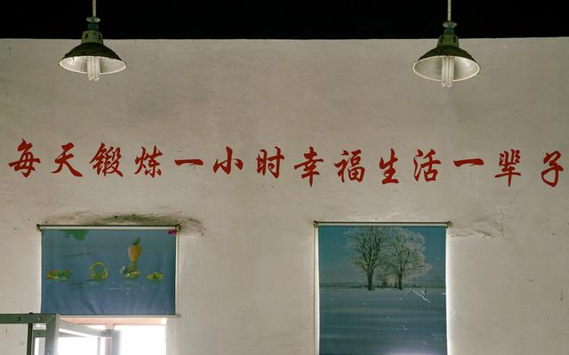 27岁东北大妞，拍下废弃舞厅、医院秘照：这里也曾是有温度的地方