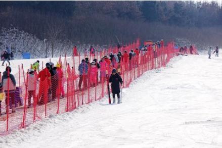 高涨的滑雪热背后：亏损下加注投资，旱地雪场有望霸屏全季