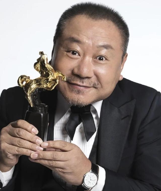 首周末票房就破6000万，此片一出，我们又欠范伟一个影帝