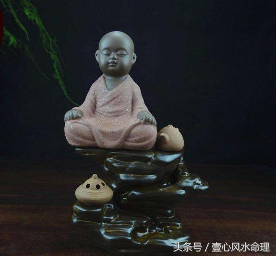 「今日运势播报」属马猪狗吉星入命大吉 壬水吃大餐，庚金有偏财