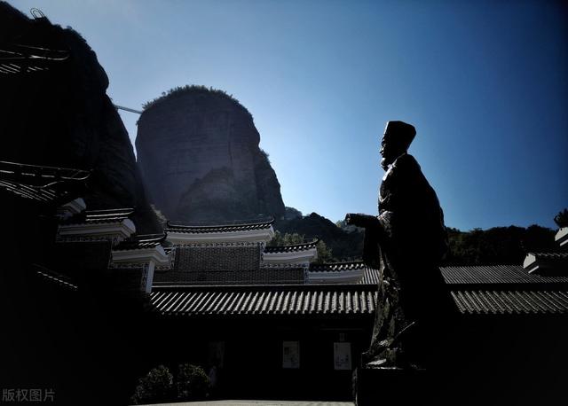 遇到位高权重、惹不起的小人，怎么办？王阳明生辰策略，非常实用