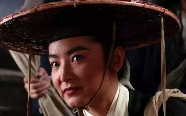 陈瑶：百变小精灵，看她如何从腹黑萝莉变身霸气少爷