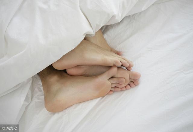 夫妻百年好合，不可不信，婚姻正缘孽缘皆有预兆