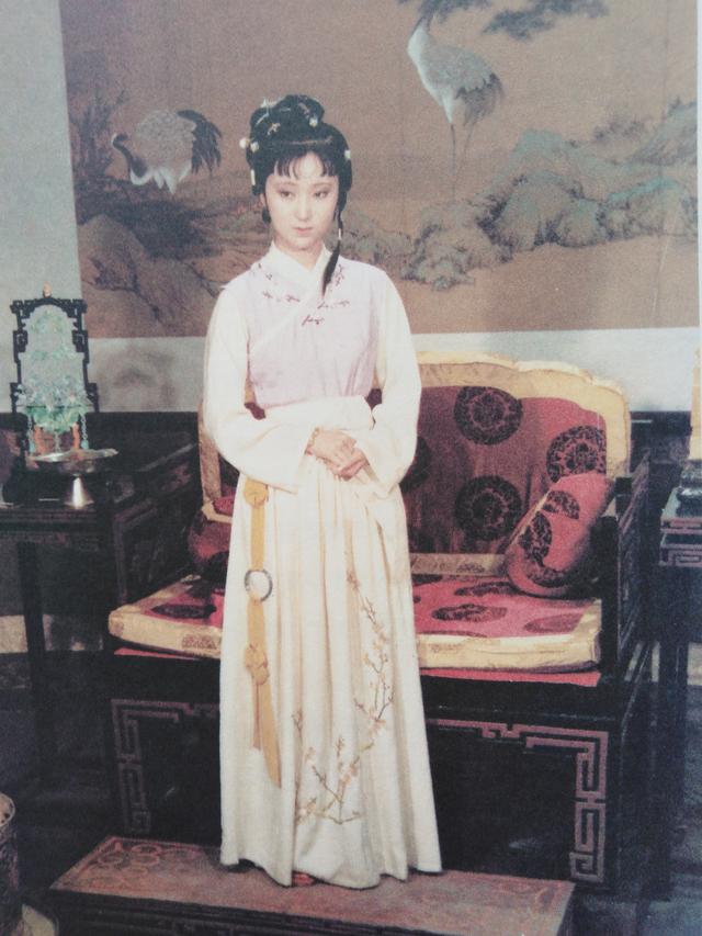 87版红楼梦里，杨树云是如何运用眉型设计来塑造人物形象的？