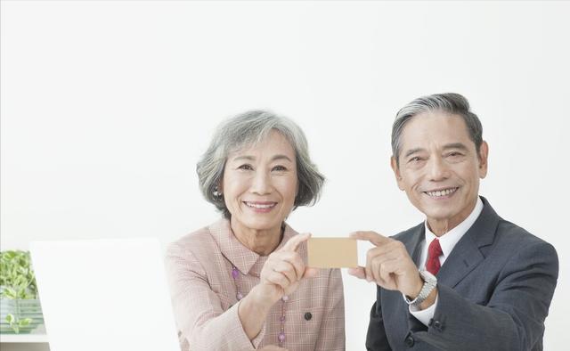 74岁老人：搭伙8年，一场大病让我明白，晚年真正能依靠的是谁