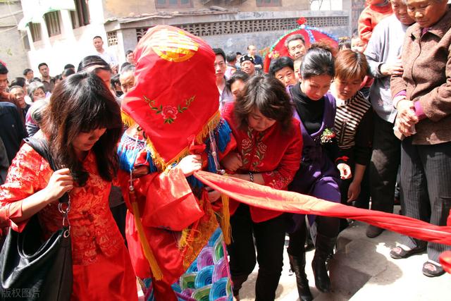 老一辈人说的“请期”迎娶日期有哪些讲究