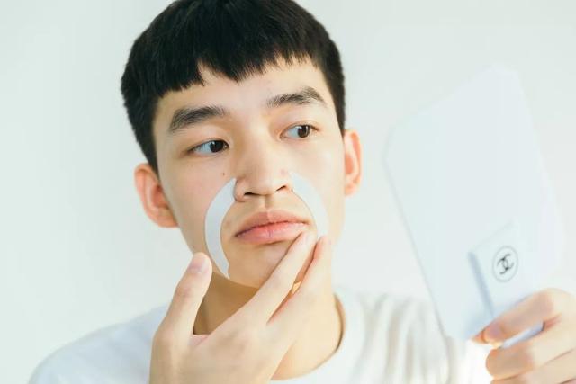 冻龄 | 法令纹、眉间纹又凶又老！贴上它，睡走“三八”脸